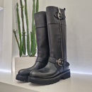 Stivale modello biker pelle nero con fibbie argento fondo gomma