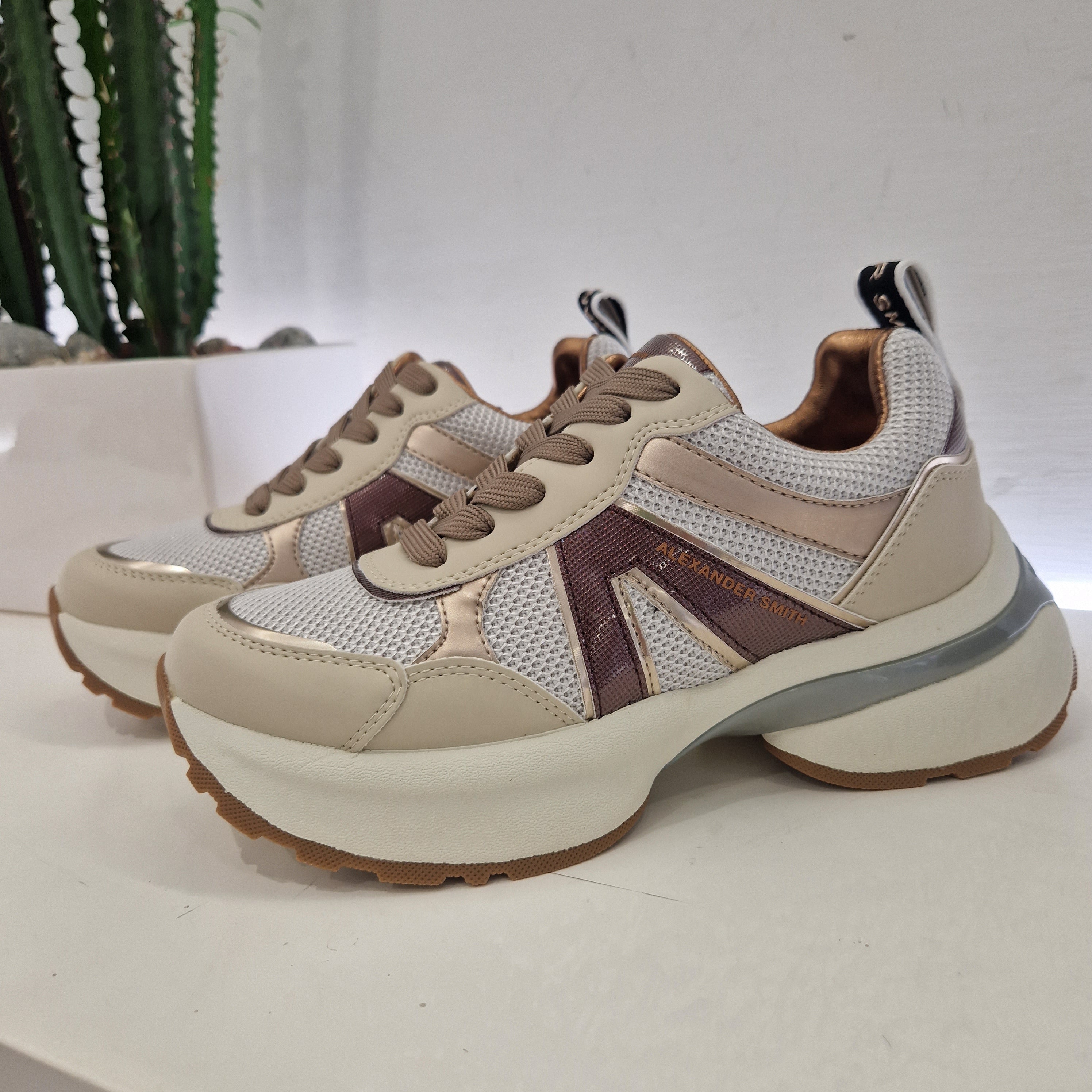 Alexander Smith modello VICTORIA color beige