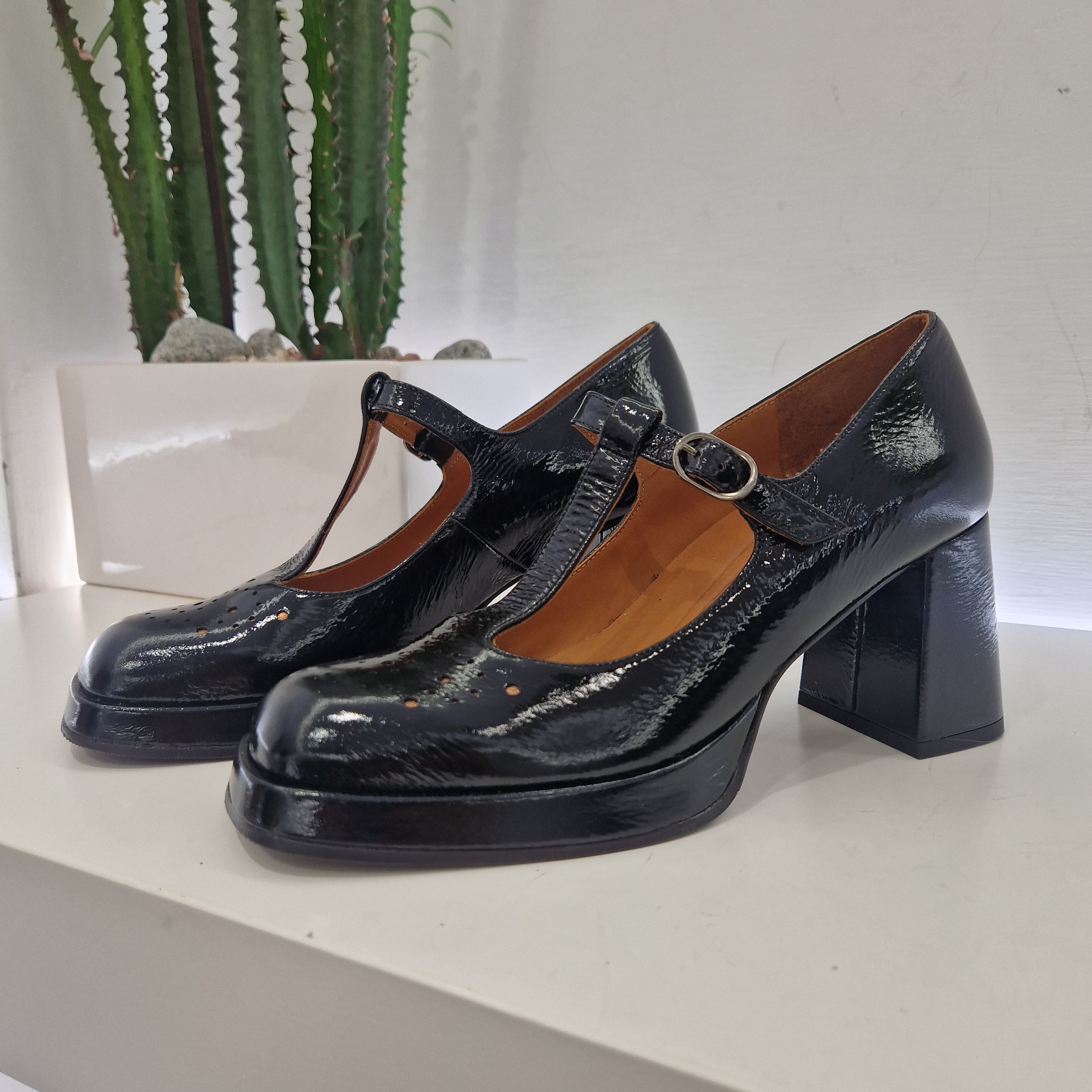 Chie Mihara scarpa cinturino KAYLA vernice nera