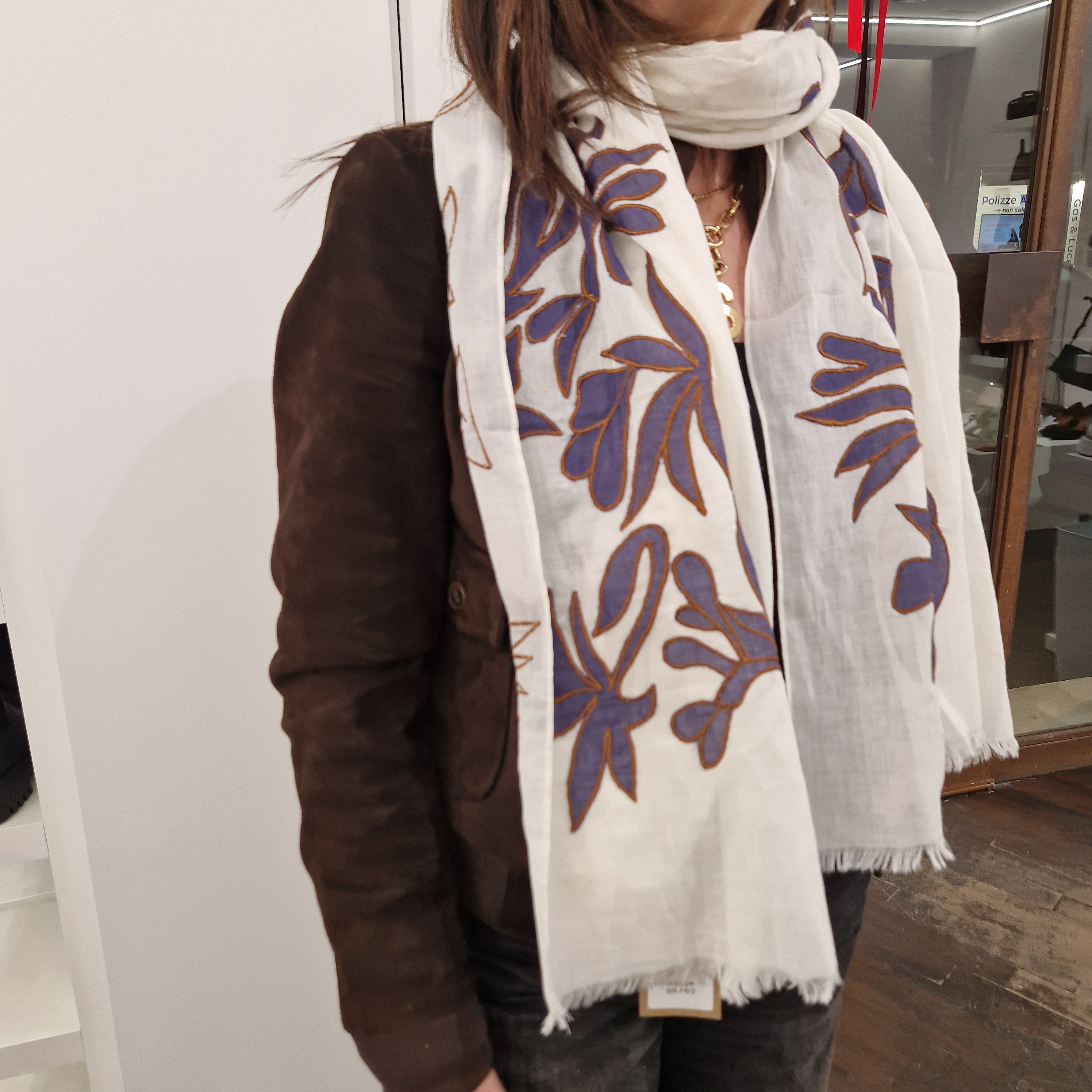 Fornari sciarpa RICAMATA  con fiori