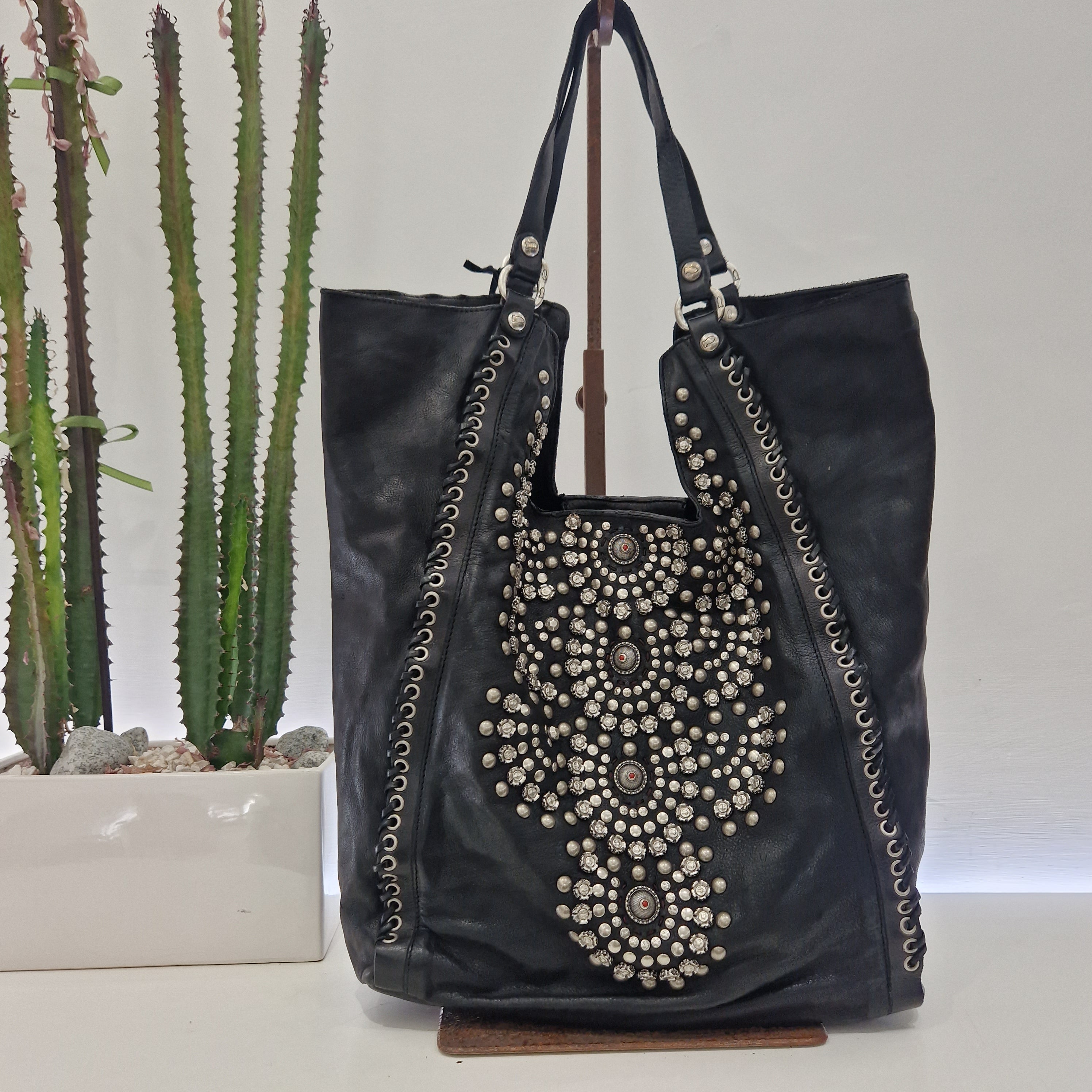 Campomaggi borsa linea CAMELIA