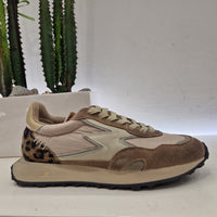 Moa sneakers RUNNING color taupe dettaglio leo