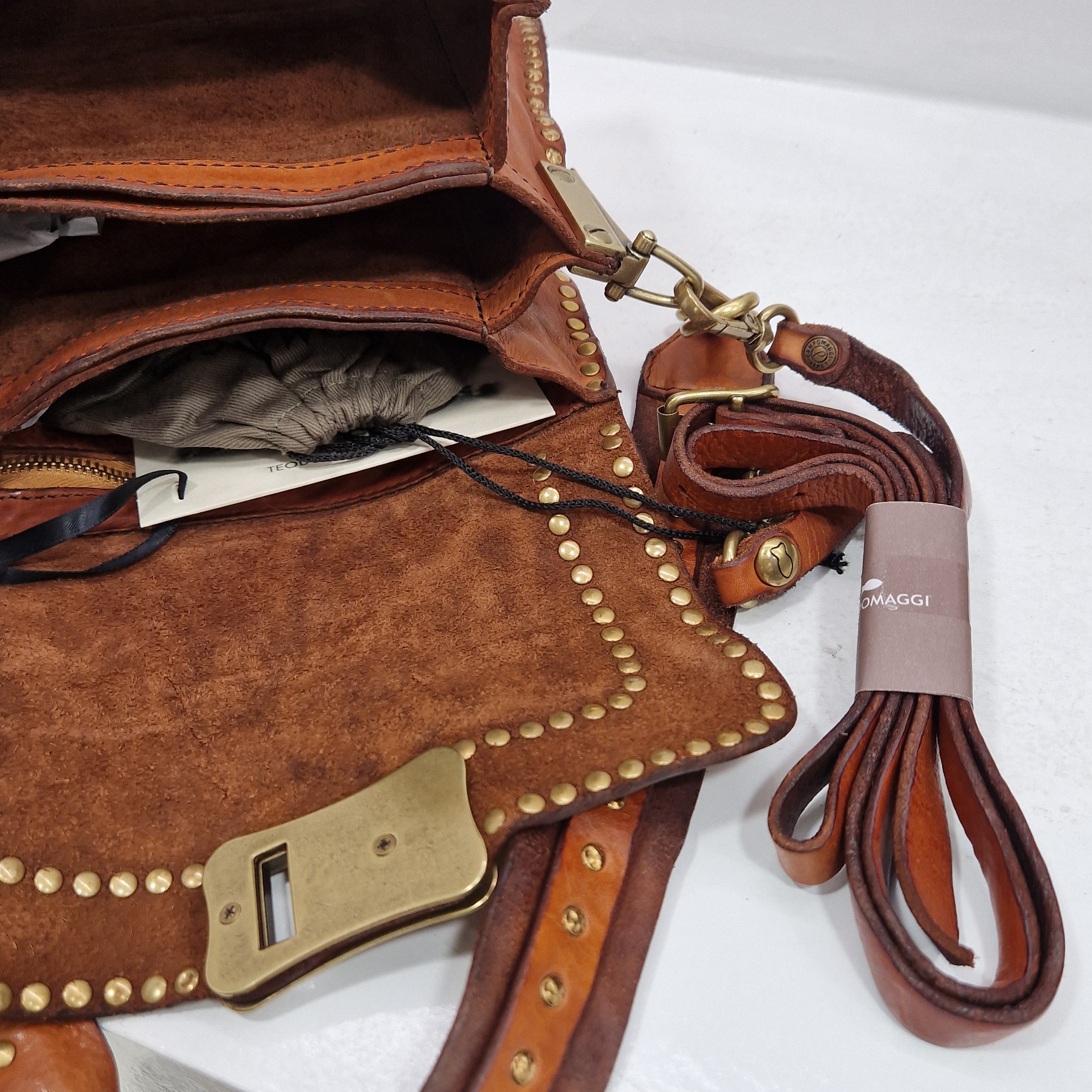 Campomaggi borsa Agnese color cuoio rivetti oro