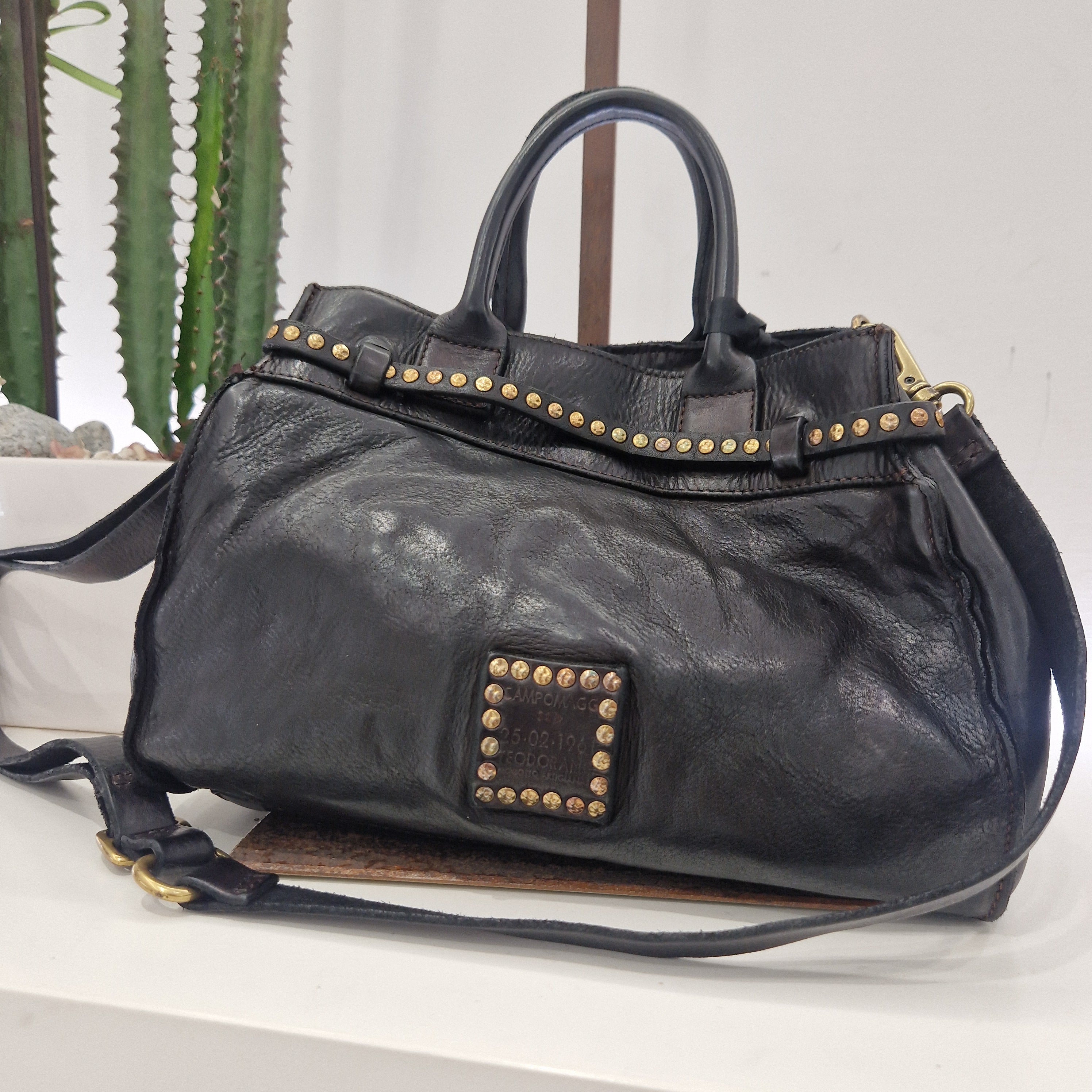 Campomaggi borsa doppio manico linea Kura in pelle nera