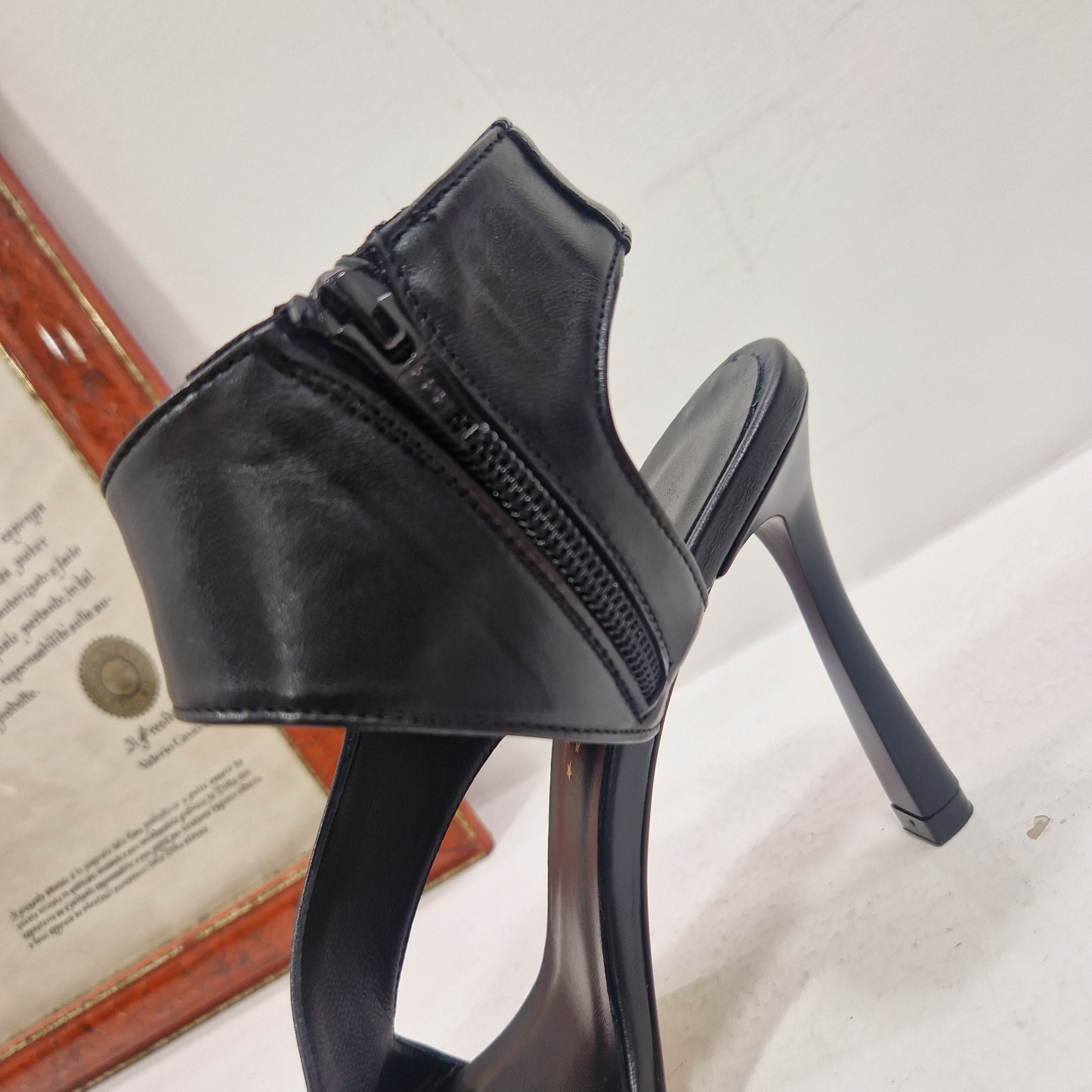 Isabelle Paris sandalo in pelle nera Tacco 9 cm