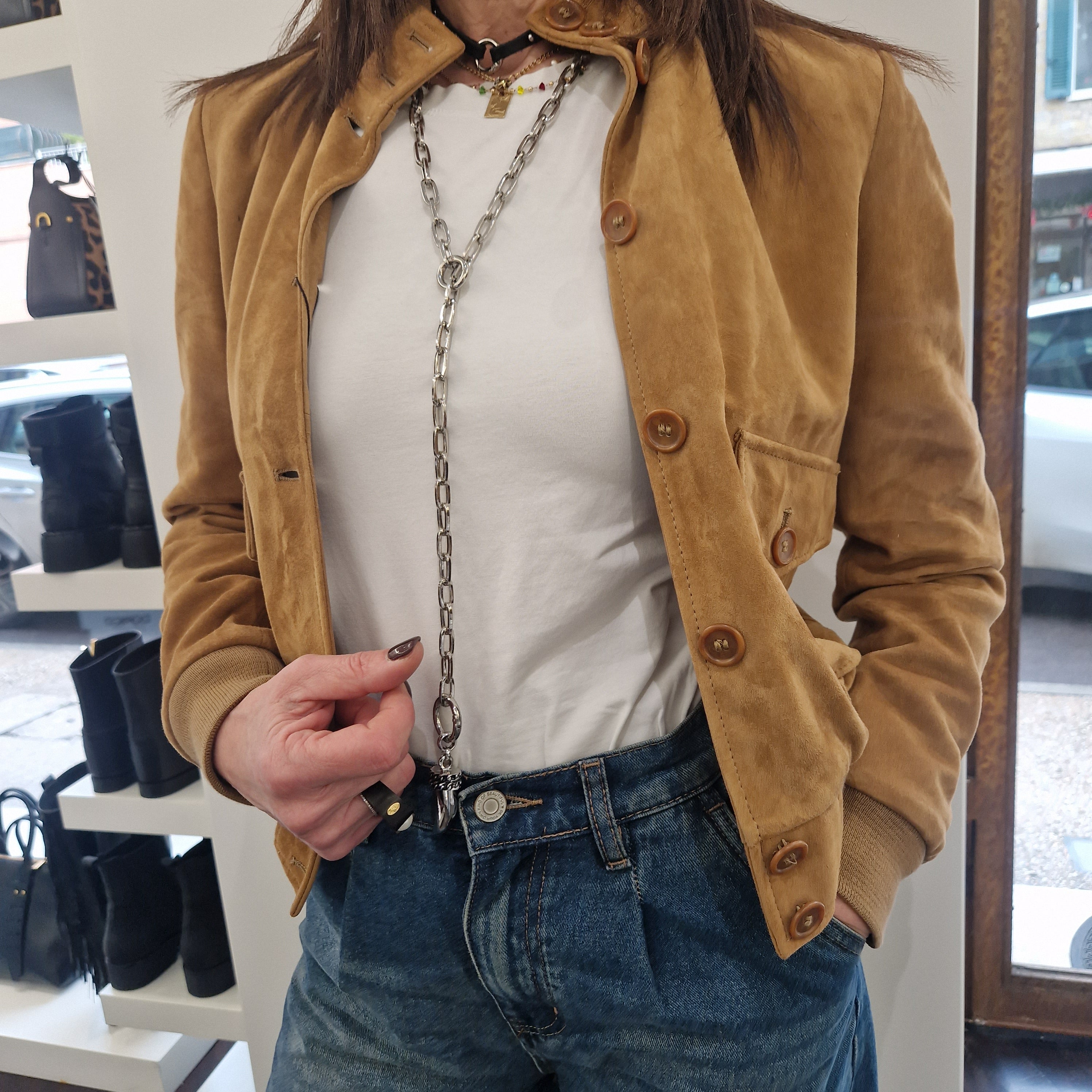 Giacca modello bomber vera pelle scamosciata color sabbia