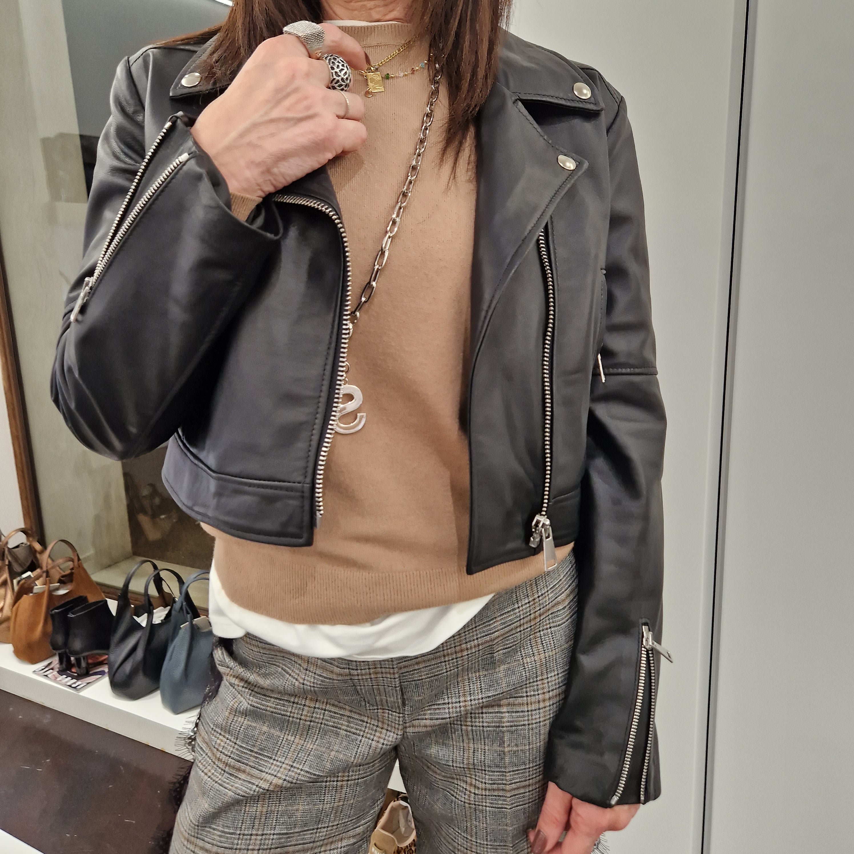 Giacca ZOE modello chiodo in vera pelle color nero