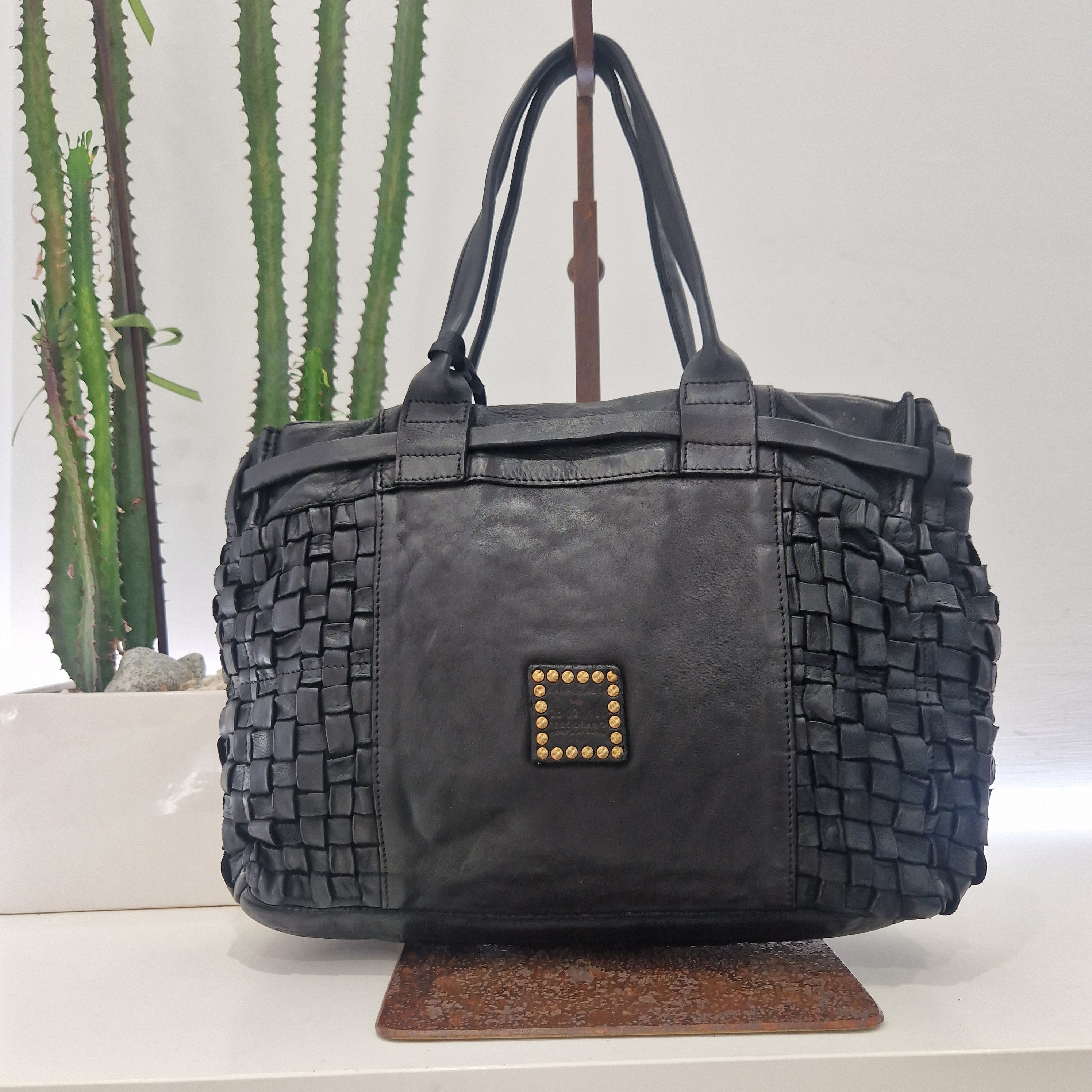 Campomaggi borsa linea PENELOPE intrecciata nero