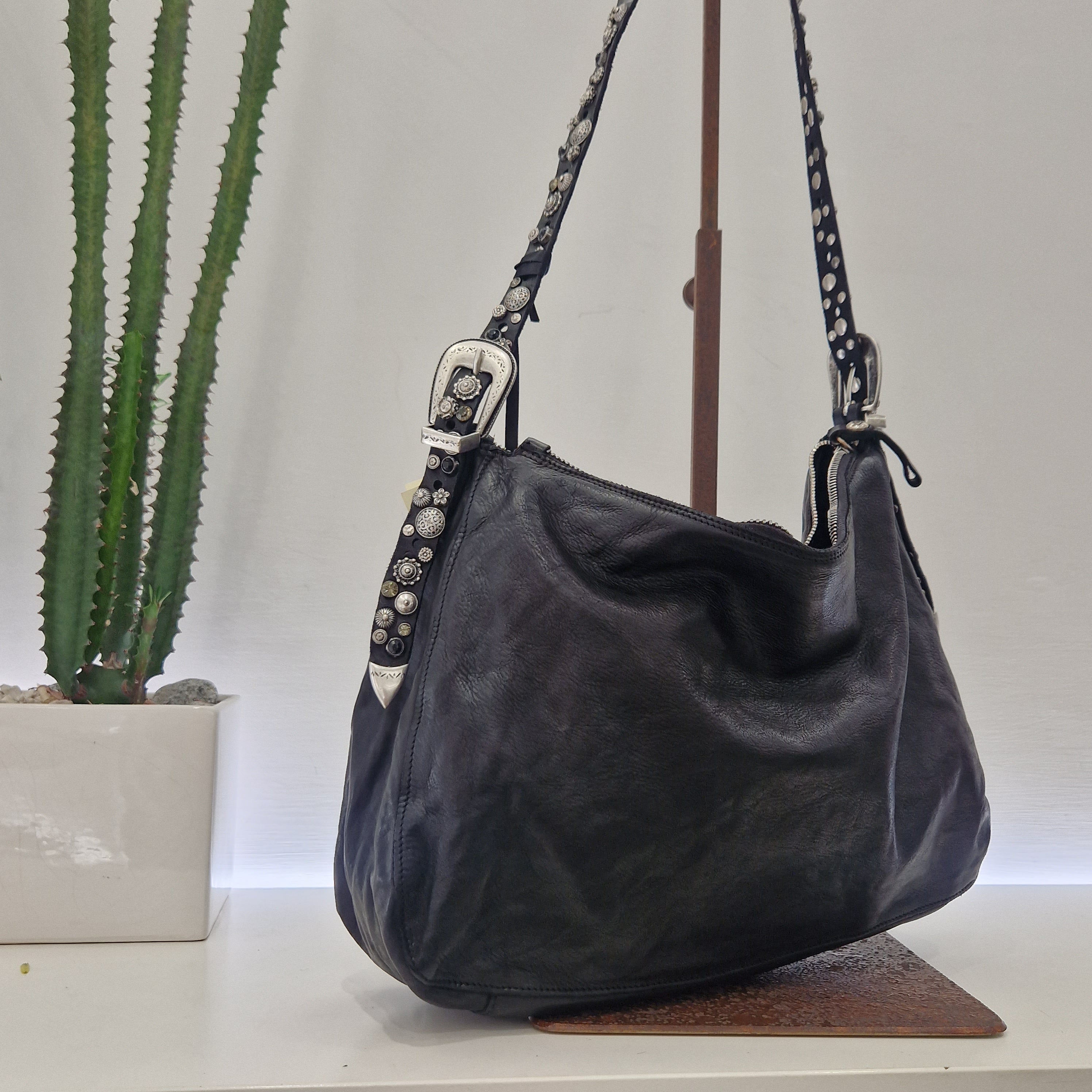 Campomaggi borsa GIULIANA  linea CEFALÙ  nera accessori argento