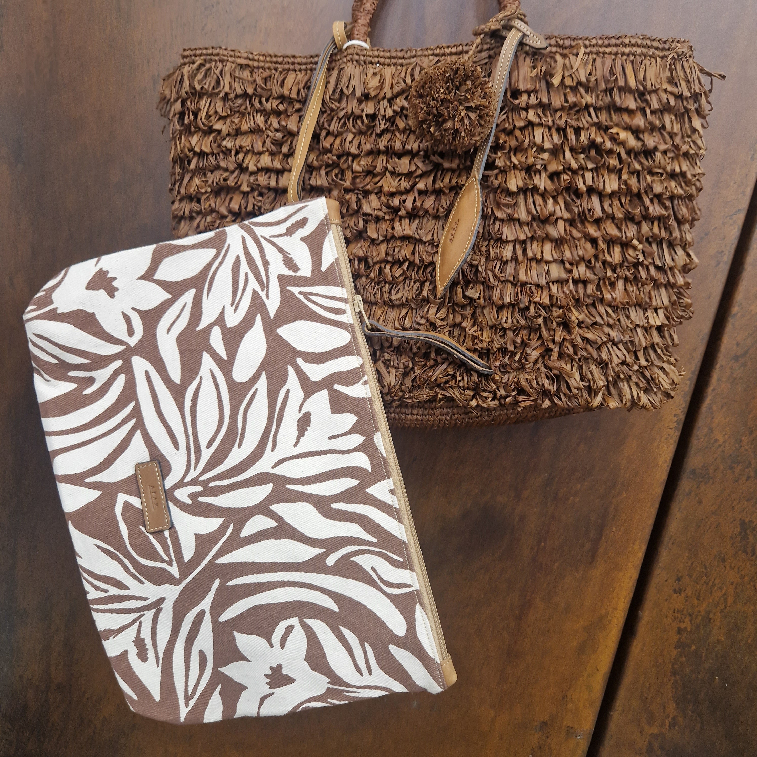 Afar borsa intrecciata a mano LEISHA