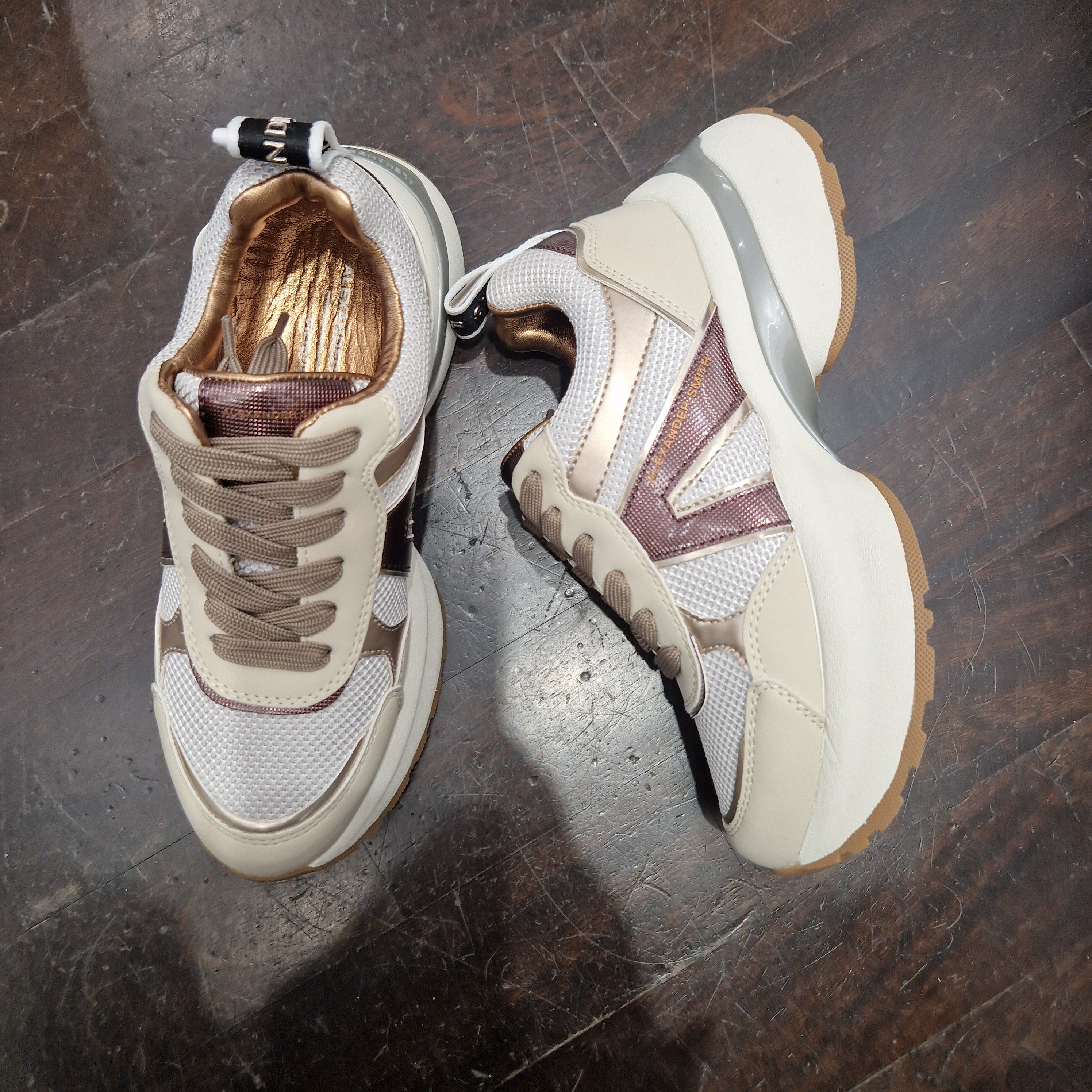 Alexander Smith modello VICTORIA color beige