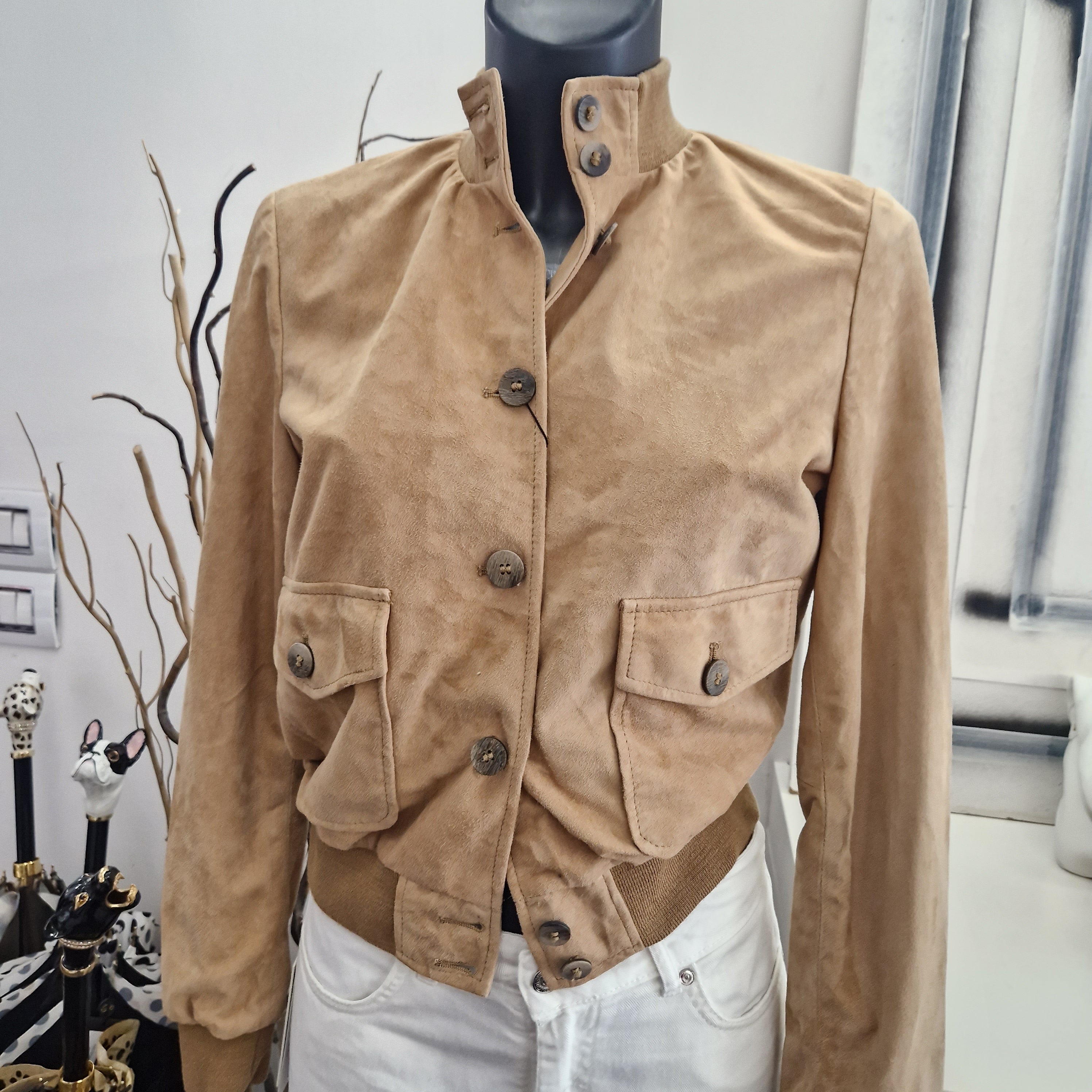 Giacca modello bomber vera pelle scamosciata color sabbia