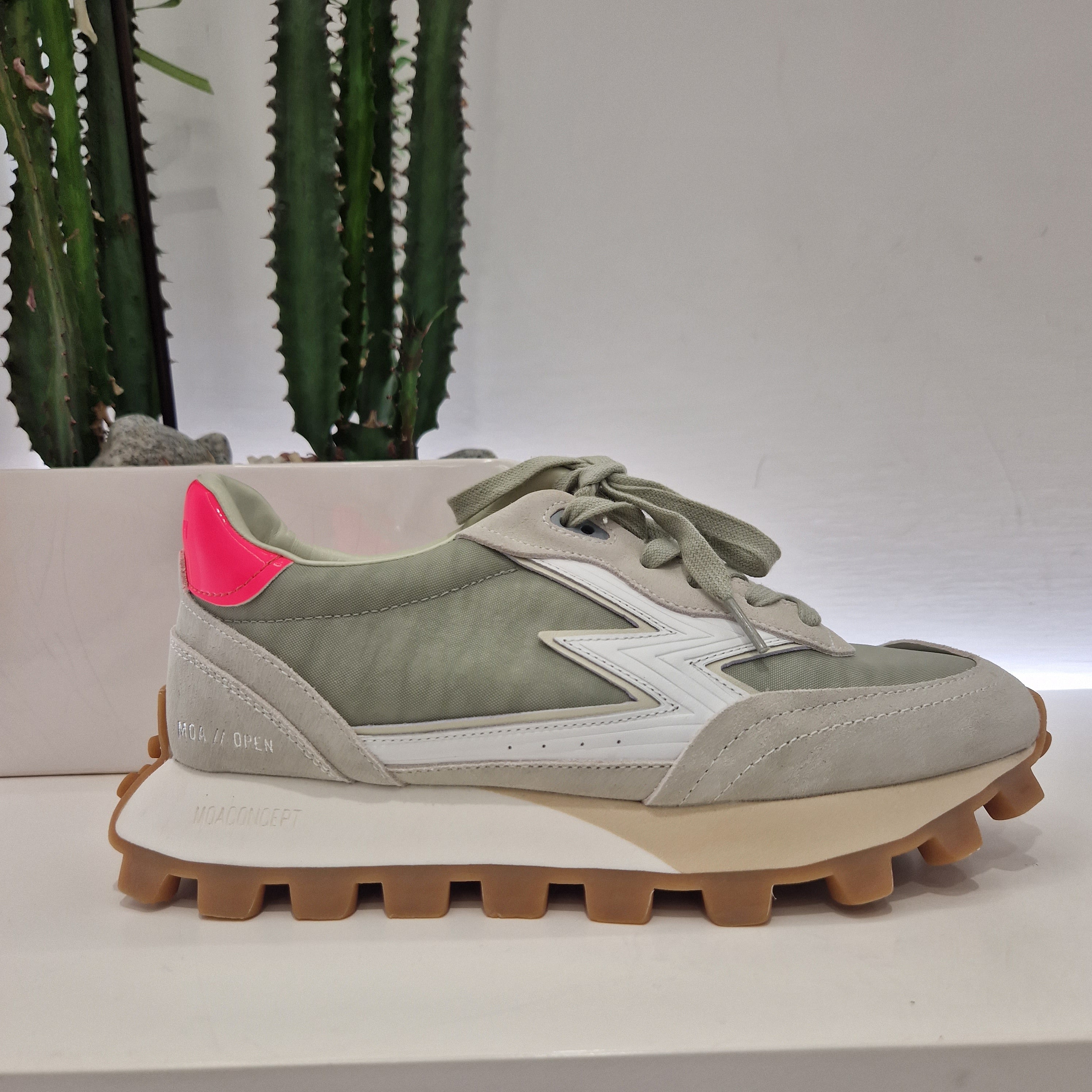 Moa sneakers dettaglio fuxia