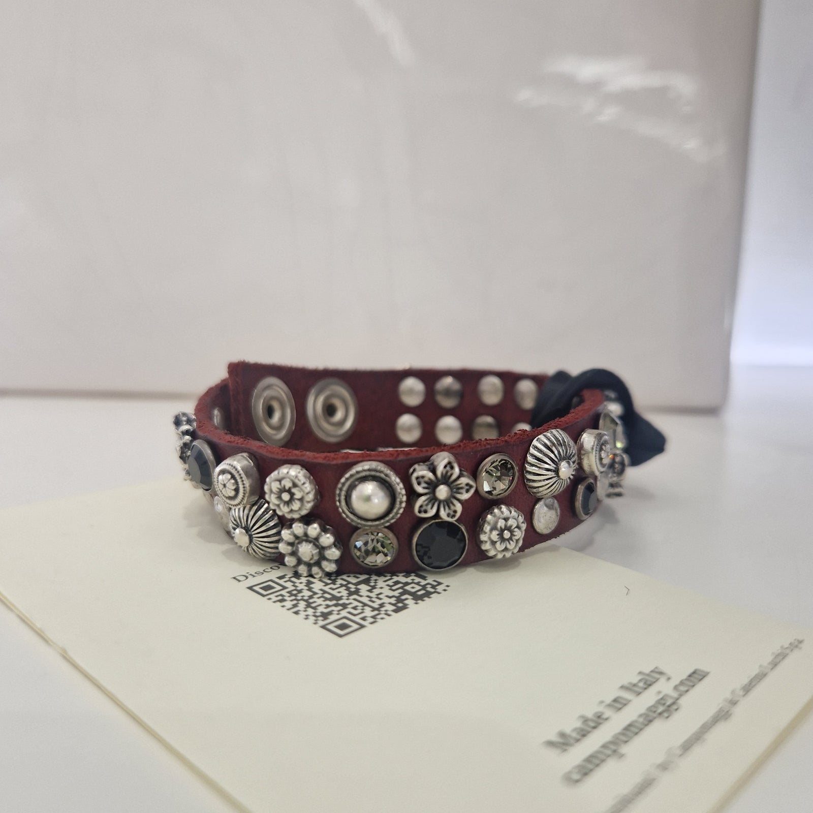 Campomaggi bracciale SATURNO bordeaux con borchie argento