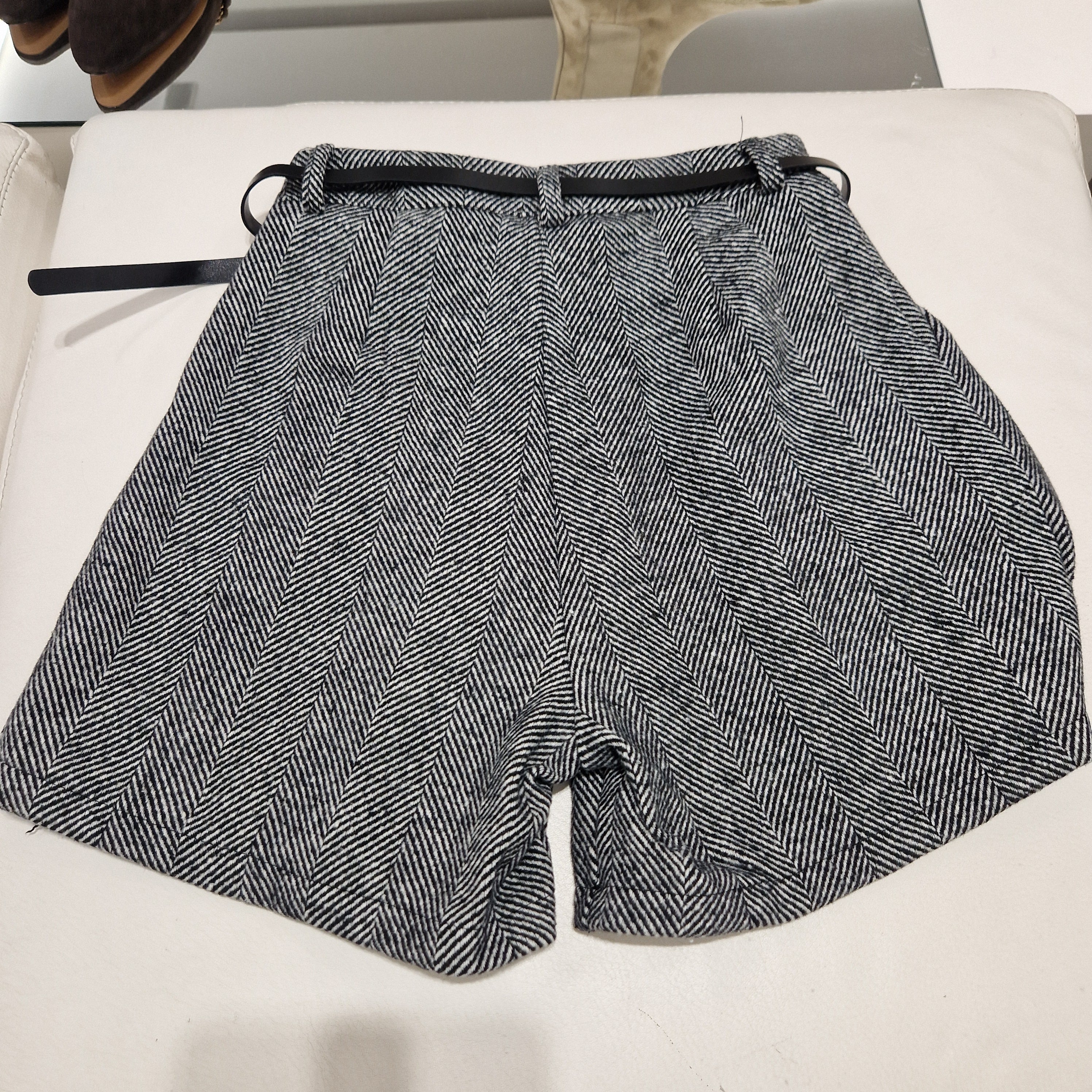 Pantaloncino tessuto spinato grigio