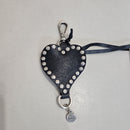 Campomaggi  portachiavi in pelle cuore borchie argento