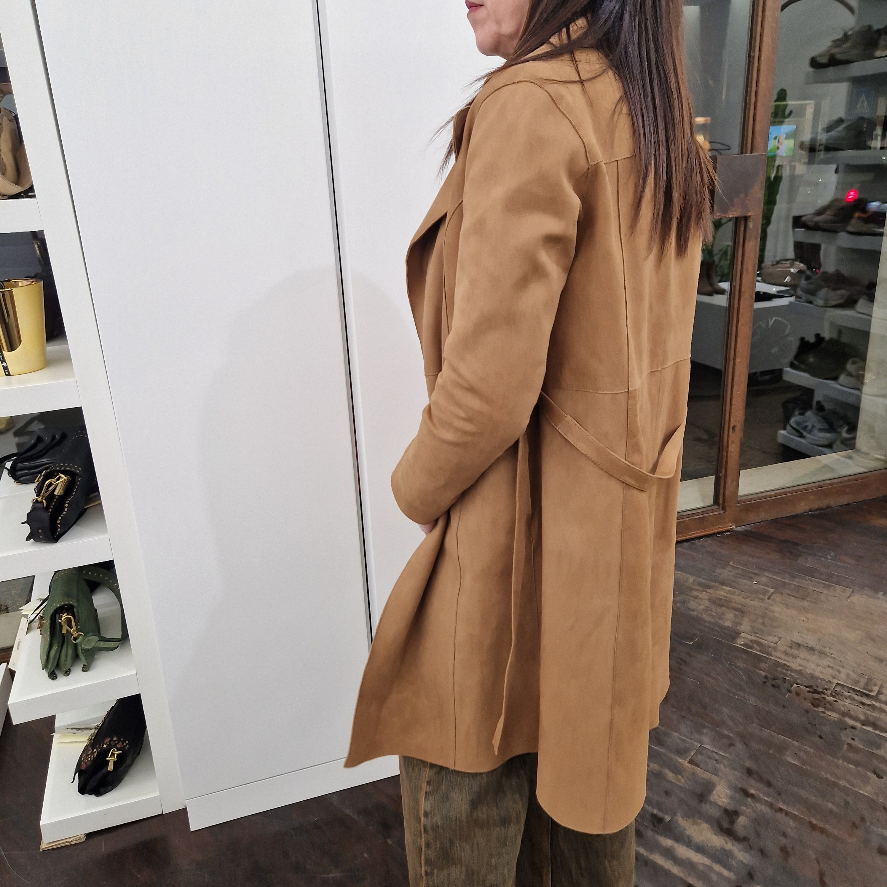 Cappotto 3/4 modello vestaglia in vera pelle color cuoio