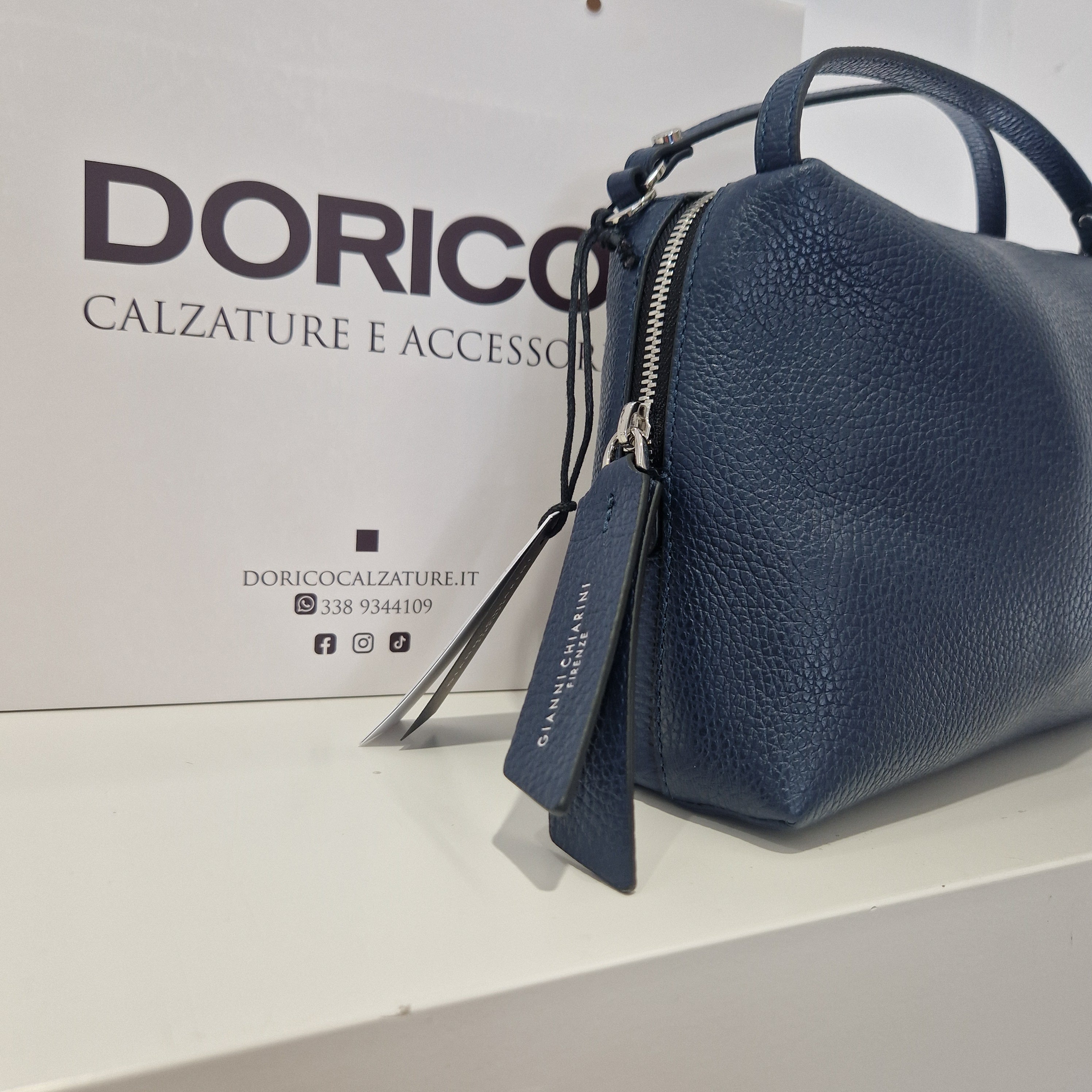 Gianni Chiarini borsa  linea ALIFA in pelle color  blu
