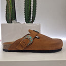 Taji sabot color cuoio con fibbia turchesi