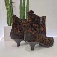Elena Iachi texano suede stampa leo