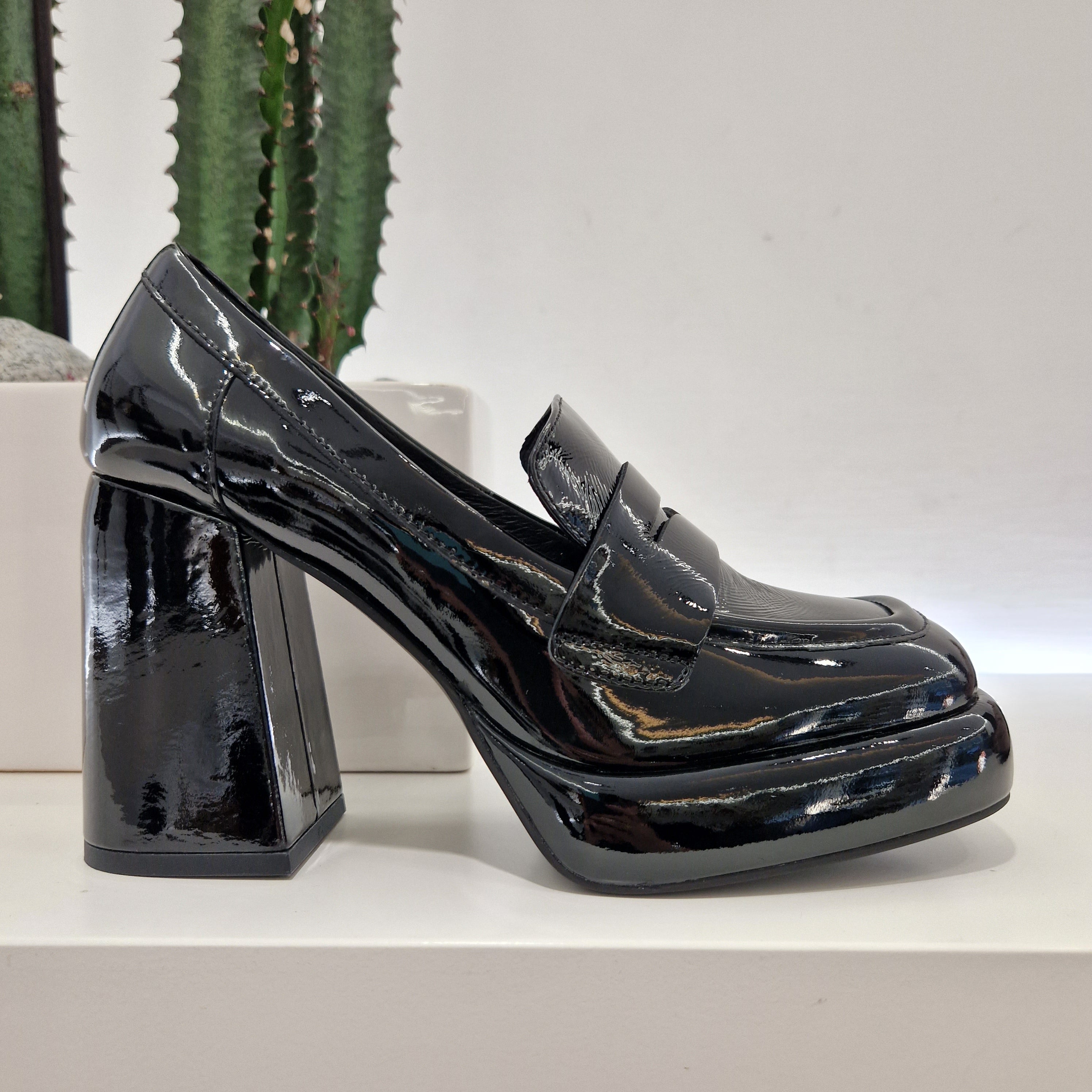 Bibilou mocassino nero platò