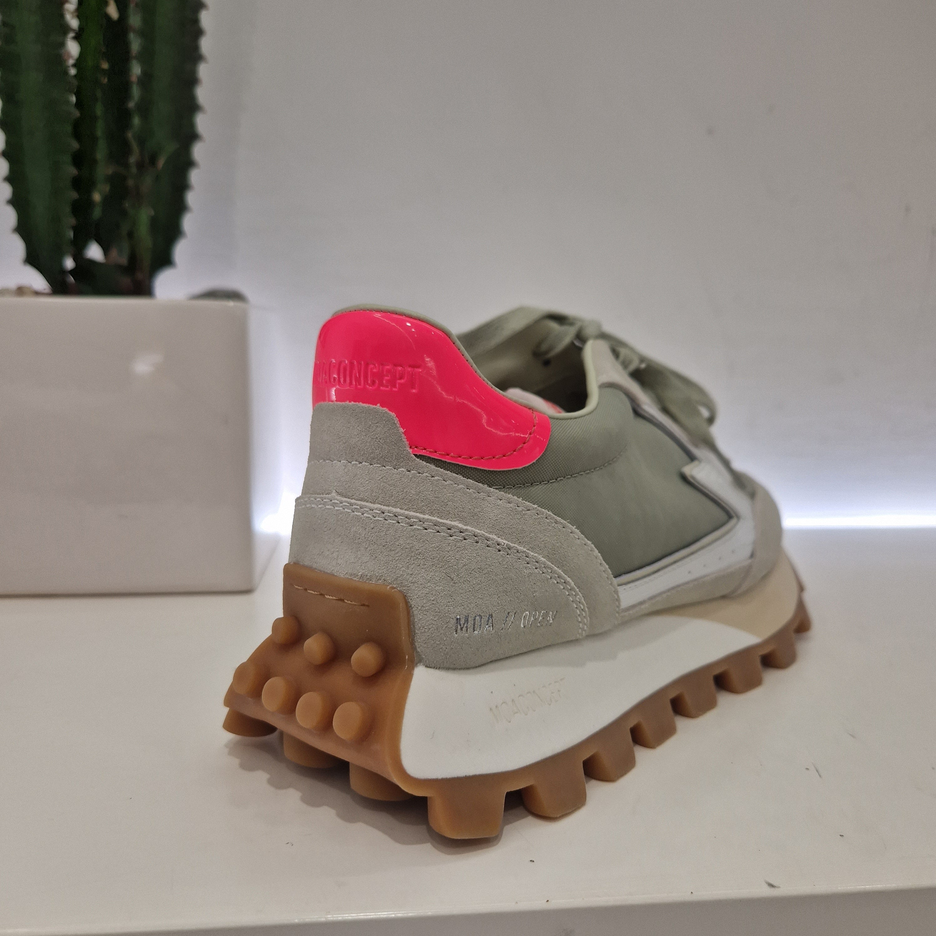 Moa sneakers dettaglio fuxia