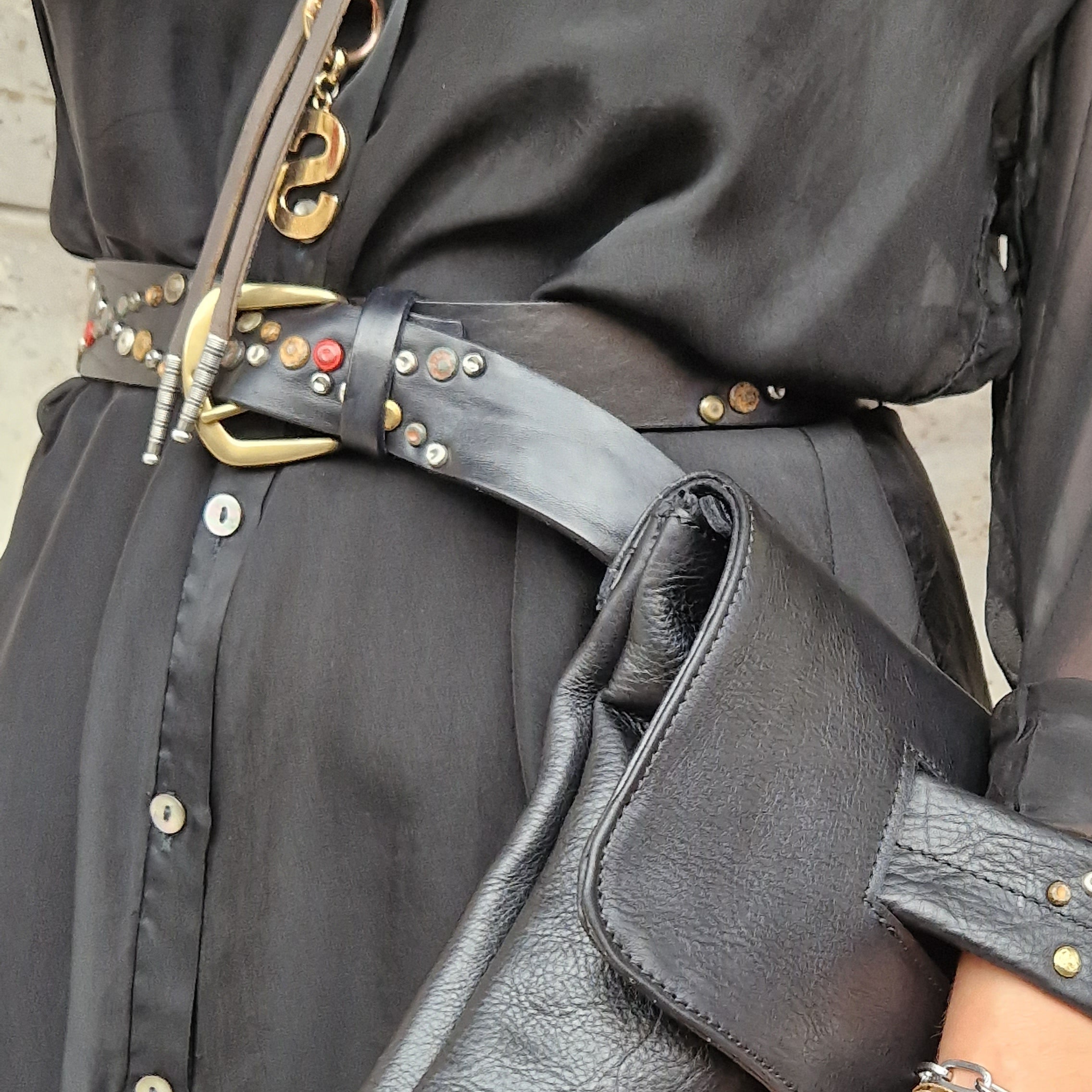 Alberto Luti cintura in pelle con borchie colorate