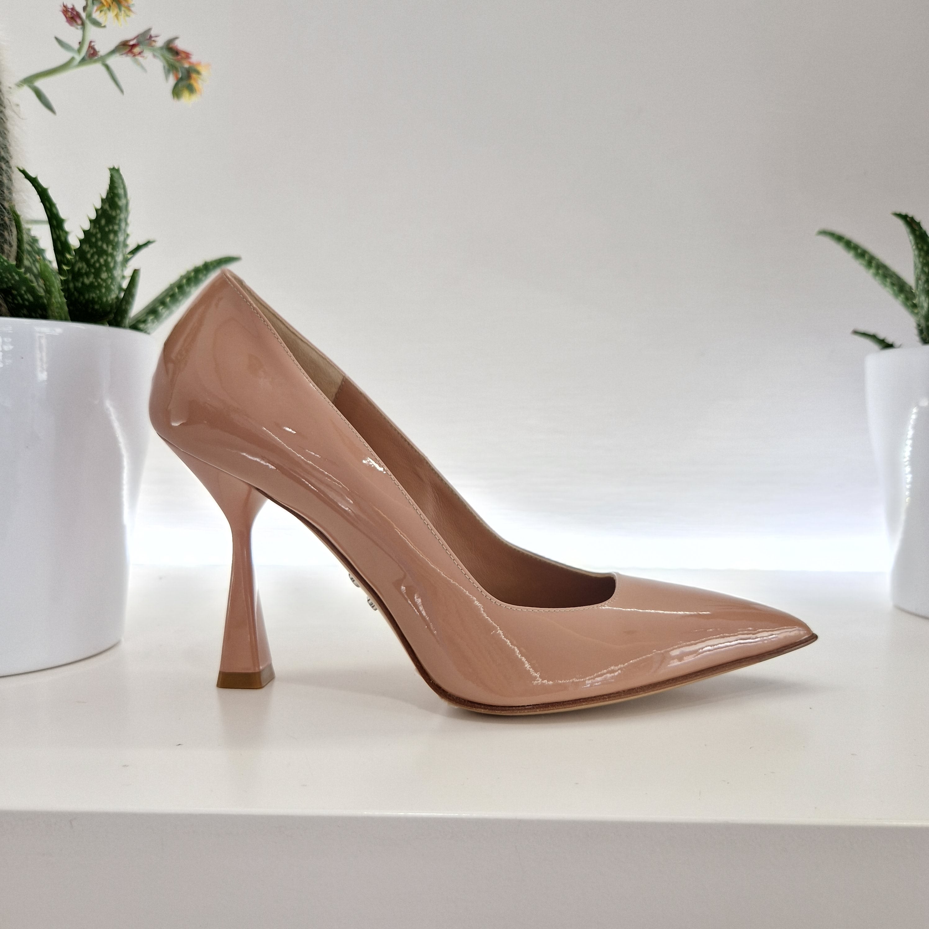 Sergio Levantesi flesh-colored pumps