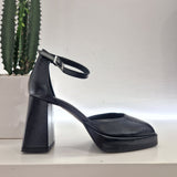 Dorico black strap shoe