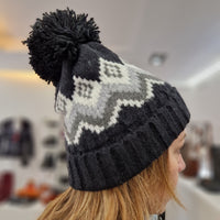 Black mountain cap