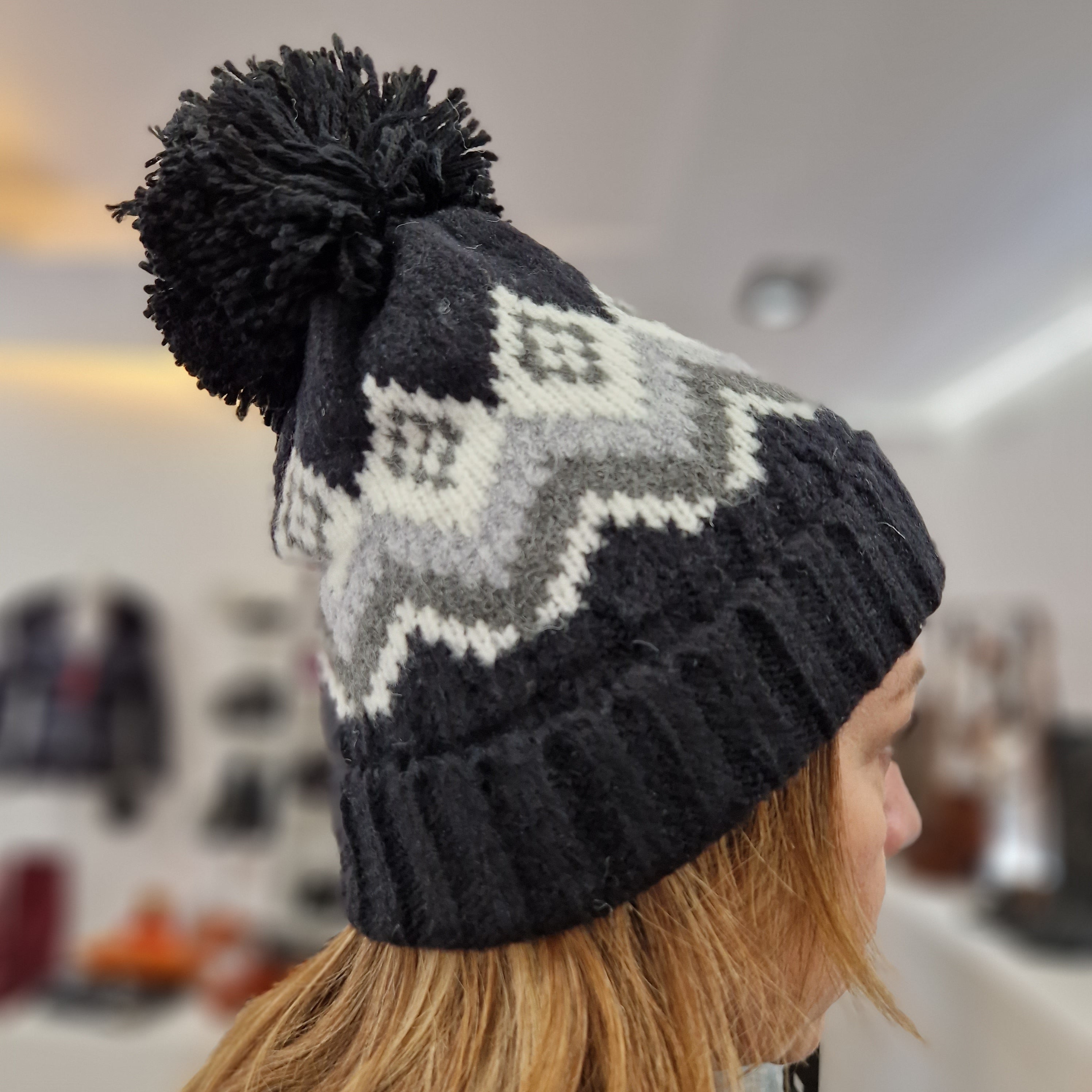 Black mountain cap