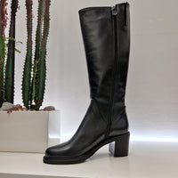 Noa A black boot
