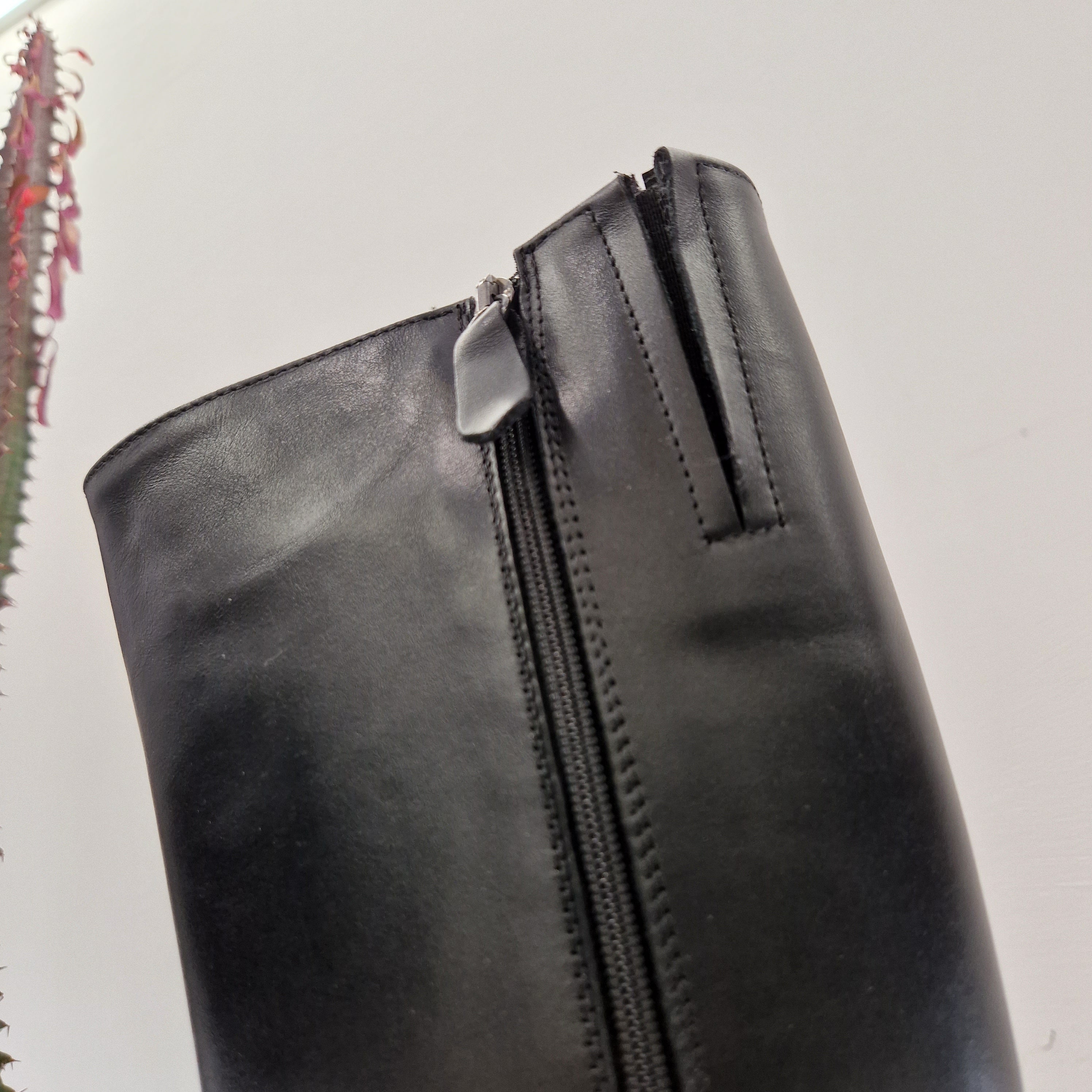 Noa A black boot
