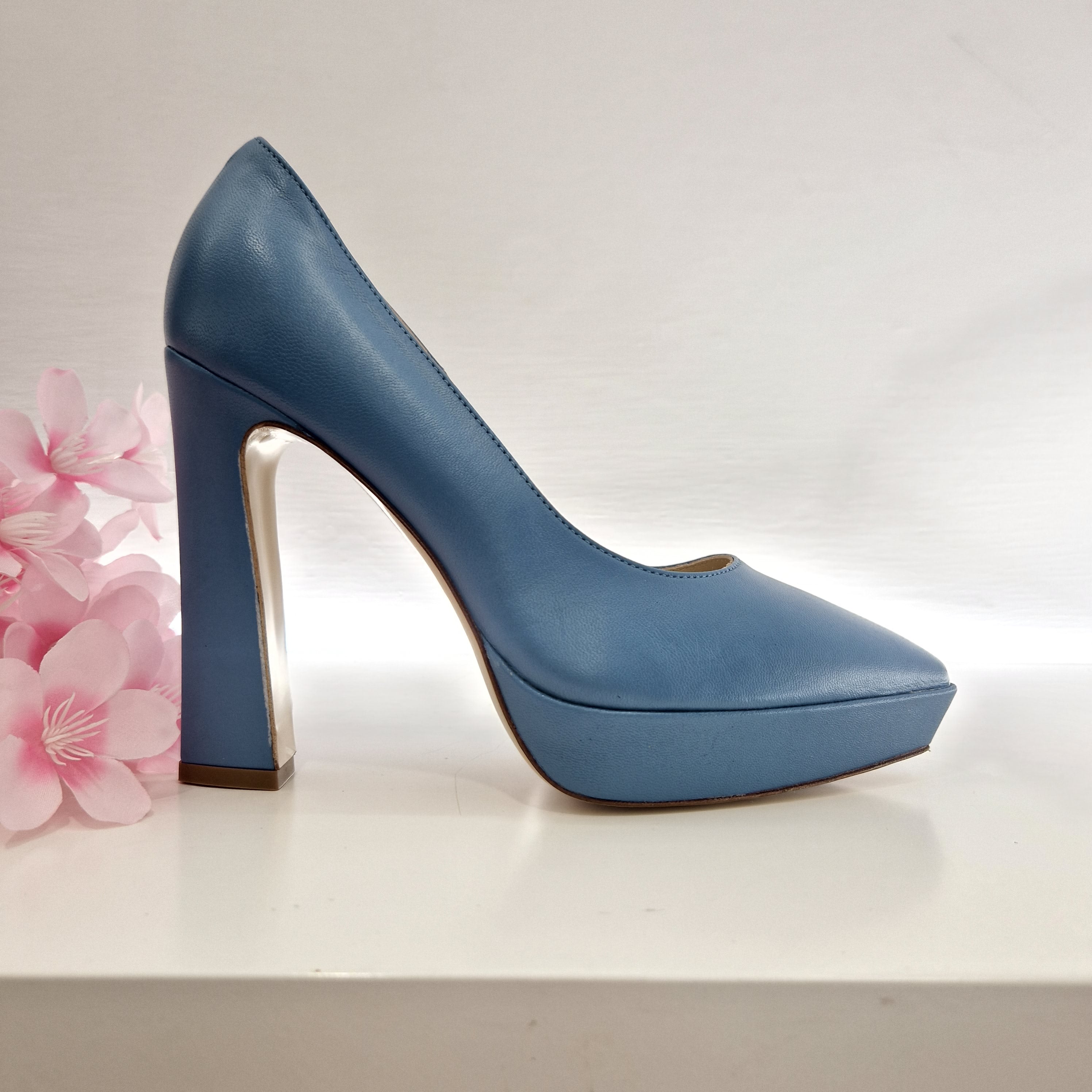 Dorico decollette light blue nappa