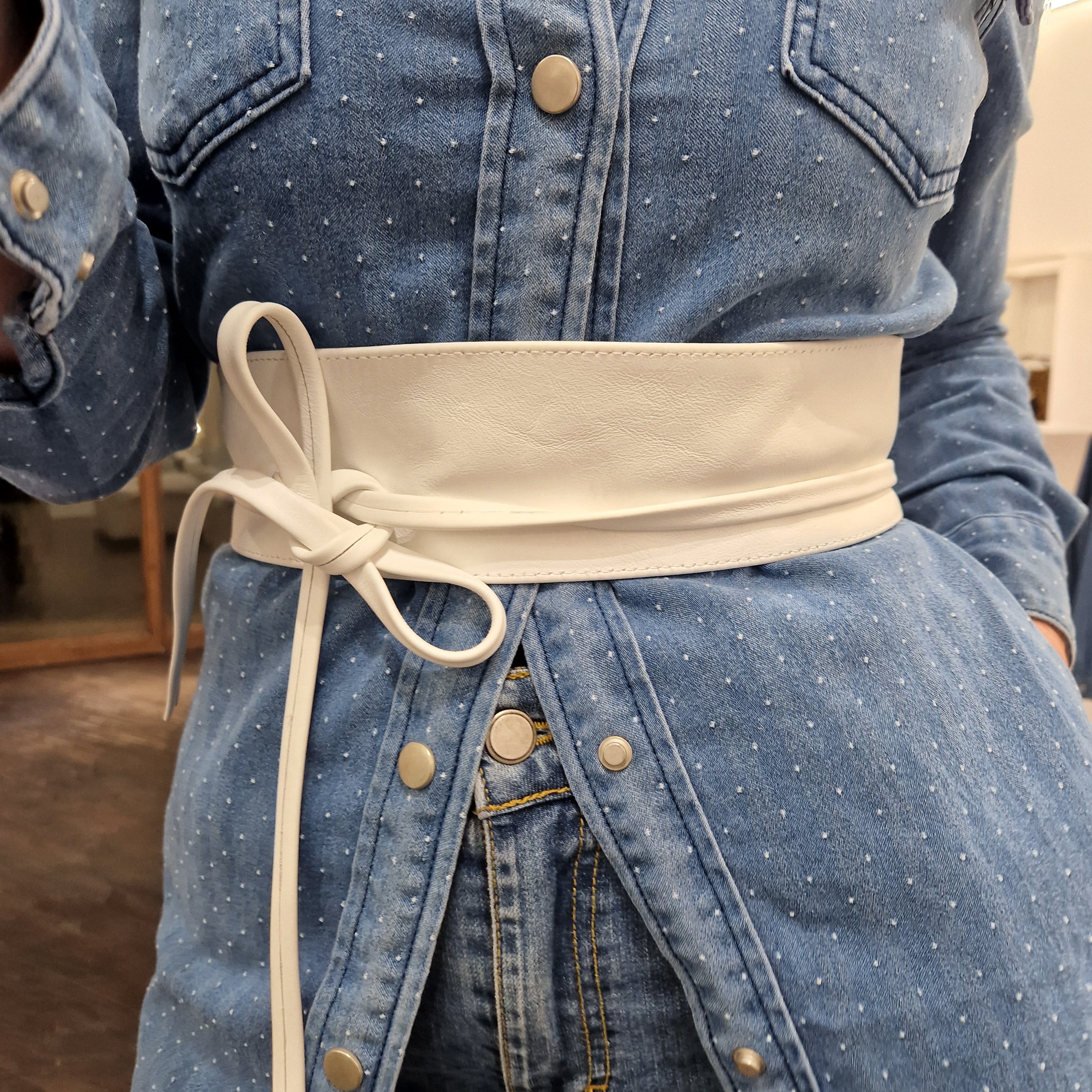 Cintura in pelle colore bianco