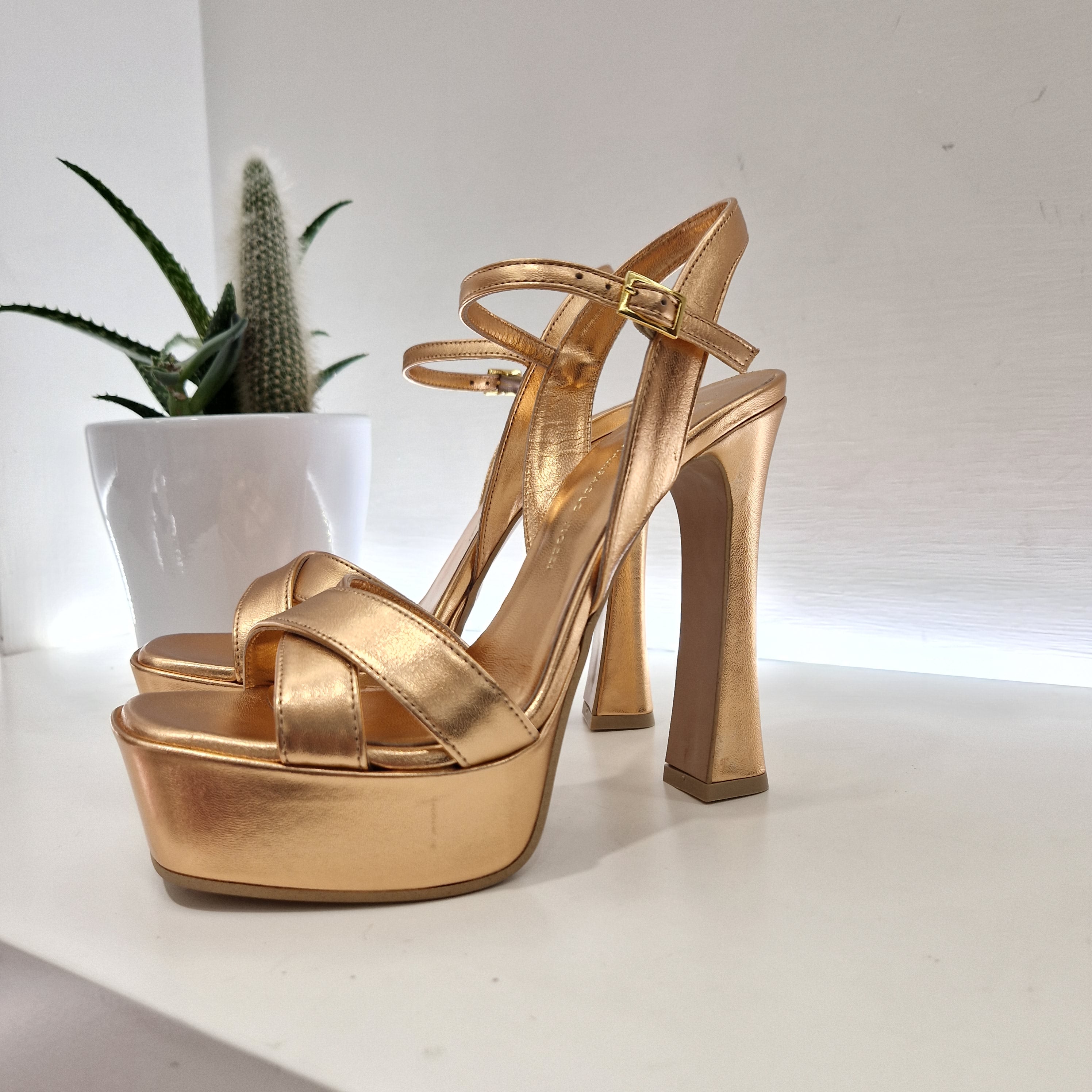 Giampaolo Viozzi rose gold sandal